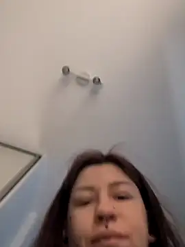 Snapshot of divine_eve chatting on November 8, 2025, 1:14 pm divine eve online show from November 8, 2025, 1:14 pm