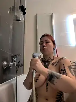 divine eve online show from December 3, 2025, 5:45 pm