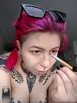 Snapshot of divine_eve chatting on March 22, 2025, 4:04 pm divine eve online show from March 22, 2025, 4:04 pm