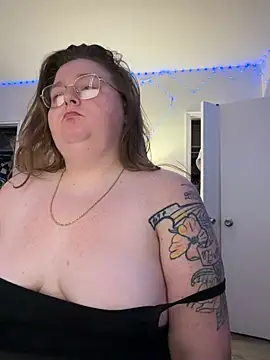 Snapshot of BBW2320 chatting on July 18, 2026, 3:09 pm BBW2320 online show from July 18, 2026, 3:09 pm