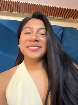 LinnaGardenia online show from February 25, 2026, 1:39 am