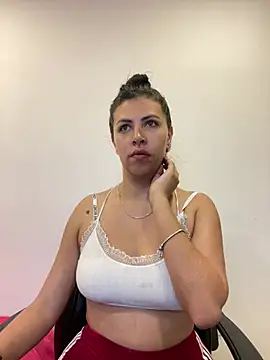 Snapshot of Alanna_atm_ chatting on March 18, 2026, 11:16 pm Alanna atm online show from March 18, 2026, 11:16 pm