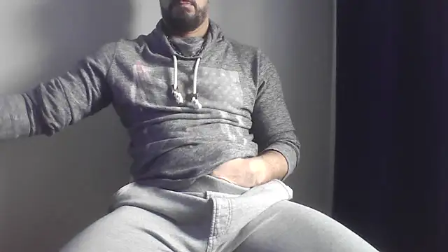 Snapshot of fl3xxx1 chatting on January 15, 2026, 10:18 am fl3xxx1 online show from January 15, 2026, 10:18 am