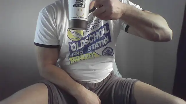 Snapshot of fl3xxx1 chatting on February 21, 2026, 11:23 am fl3xxx1 online show from February 21, 2026, 11:23 am