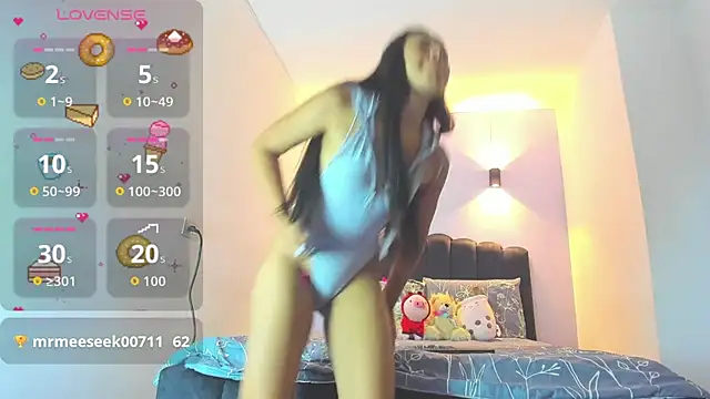 Sofia Clauss  online show from October 25, 2025, 9:59 pm