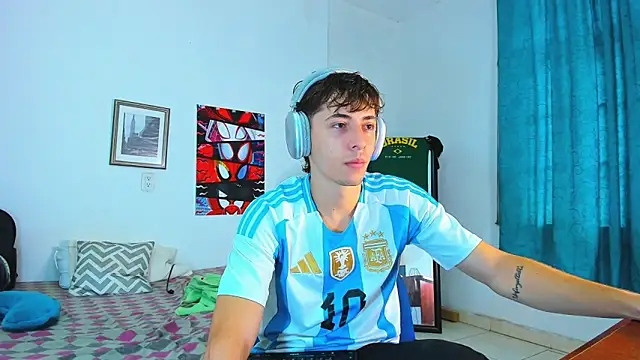 Snapshot of AlessandroDybala chatting on April 23, 2026, 11:49 am AlessandroDybala online show from April 23, 2026, 11:49 am