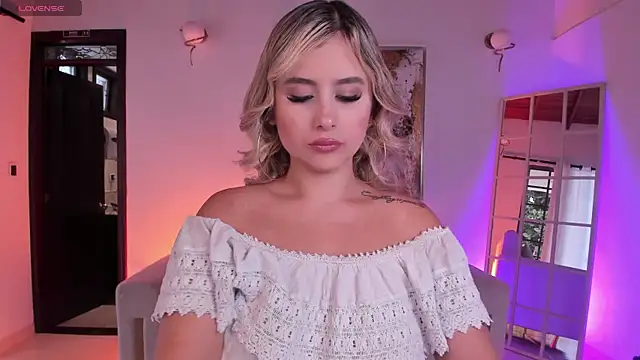 AnnaBrooks1 online show from January 14, 2026, 7:50 pm