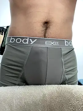 junfoureyes online show from December 1, 2025, 3:13 pm