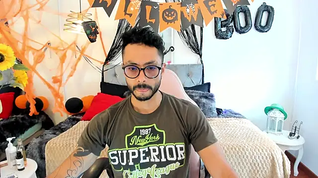 Tom cooper  online show from October 30, 2025, 1:31 pm