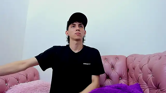 JeanRam18 online show from March 21, 2025, 7:57 pm