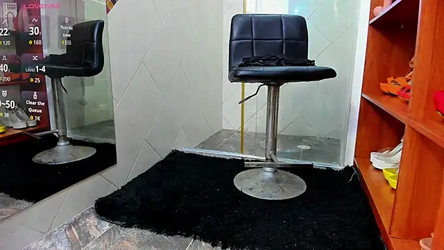 FOXYRIVER  online show from September 22, 2025, 11:38 am