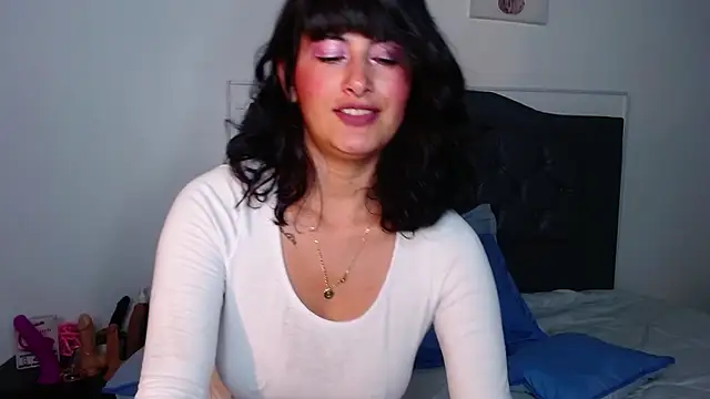 candy lux  online show from February 25, 2025, 3:53 pm