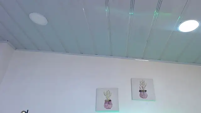 candy lux  online show from November 9, 2025, 5:50 pm