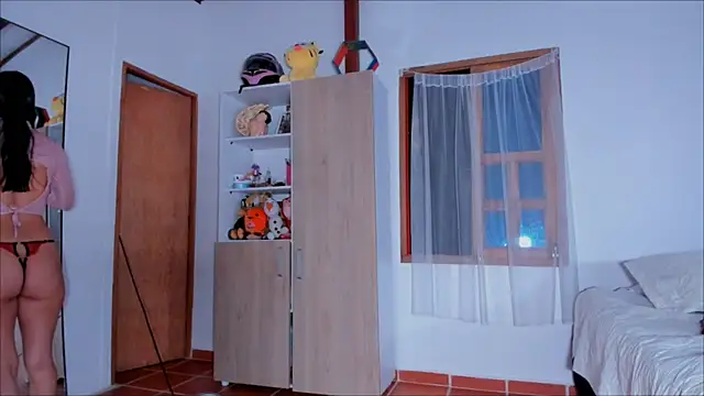 Snapshot of Lauren_A chatting on March 19, 2025, 1:21 am Lauren A online show from March 19, 2025, 1:21 am