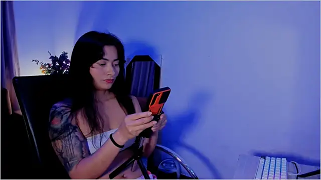 Snapshot of Lauren_A chatting on October 28, 2025, 10:31 pm Lauren A online show from October 28, 2025, 10:31 pm