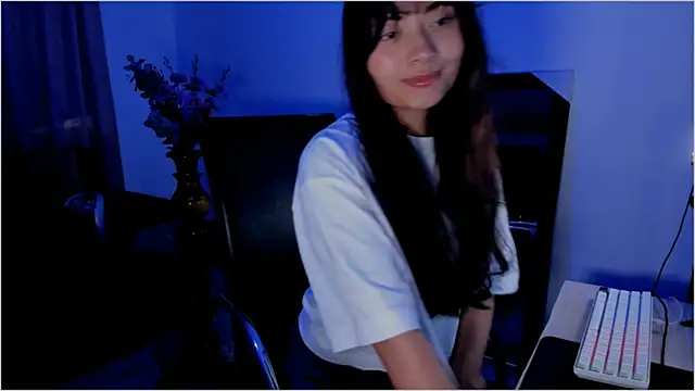 Snapshot of Lauren_A chatting on October 29, 2025, 8:52 pm Lauren A online show from October 29, 2025, 8:52 pm