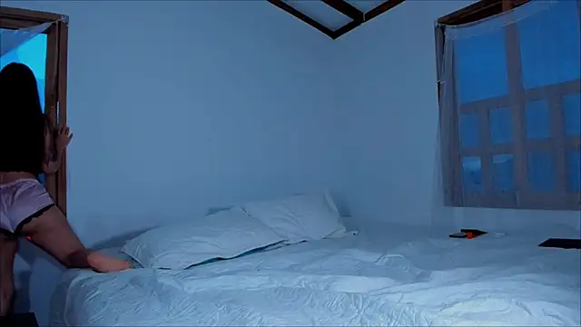 Snapshot of Lauren_A chatting on March 8, 2025, 11:07 pm Lauren A online show from March 8, 2025, 11:07 pm