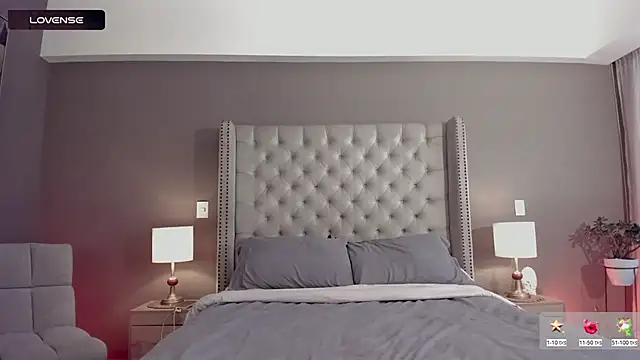 vangie  online show from September 13, 2025, 9:37 pm