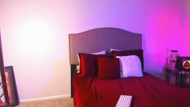 Snapshot of yiauana chatting on November 12, 2025, 8:51 am yiauana online show from November 12, 2025, 8:51 am