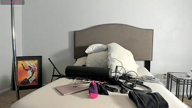 Snapshot of yiauana chatting on October 1, 2025, 4:50 am yiauana online show from October 1, 2025, 4:50 am