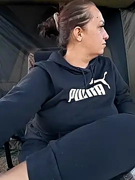 AvaLloyd online show from September 21, 2025, 5:01 am