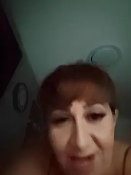 AvaLloyd online show from October 25, 2025, 3:01 pm