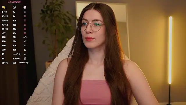 Ester Hill online show from February 19, 2026, 2:52 am