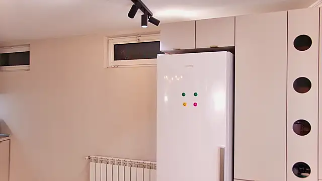 EmilyColle  online show from February 27, 2025, 5:07 am