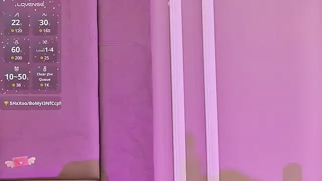 EmilyColle  online show from March 20, 2025, 8:20 am