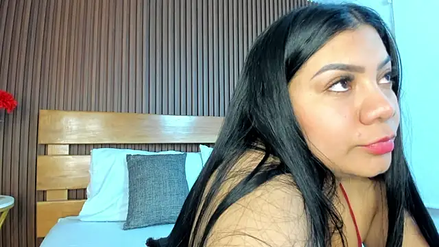 keyla scott  online show from September 25, 2025, 3:45 am