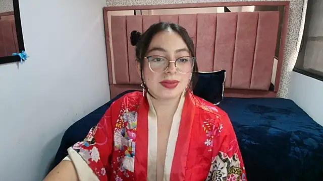 Snapshot of MiaWils_ chatting on May 20, 2026, 6:49 pm MiaWils online show from May 20, 2026, 6:49 pm