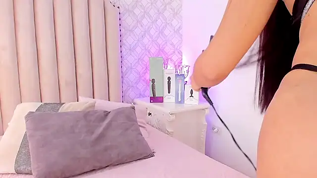 Charlotte  08 online show from February 17, 2025, 7:44 pm