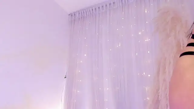 Charlotte  08 online show from March 12, 2025, 7:25 pm