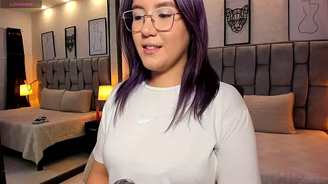 sweet--emily online show from February 23, 2025, 4:17 am