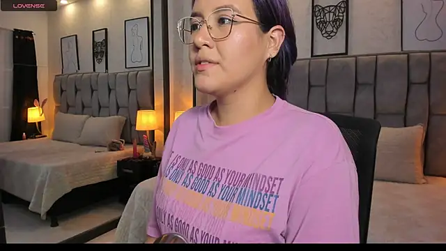 sweet--emily online show from February 25, 2025, 4:14 am