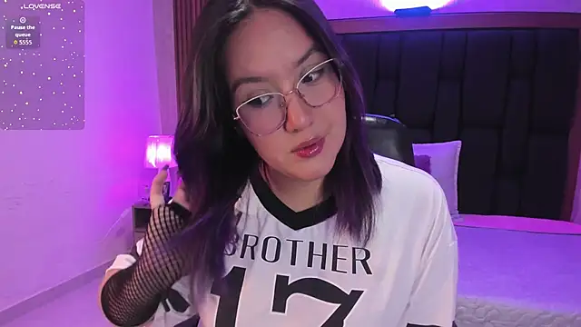 sweet--emily online show from September 25, 2025, 4:40 am