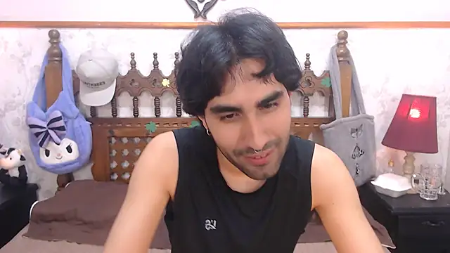 MilanZaire online show from March 18, 2025, 1:02 am