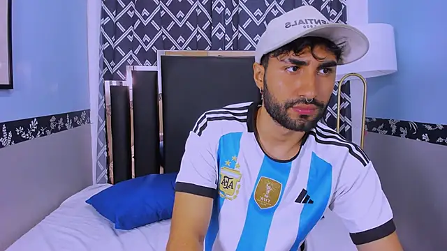 MilanZaire online show from October 23, 2025, 12:53 am