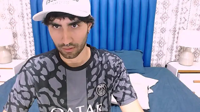 MilanZaire online show from March 21, 2025, 1:24 am