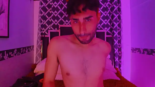 MilanZaire online show from October 31, 2025, 6:26 pm