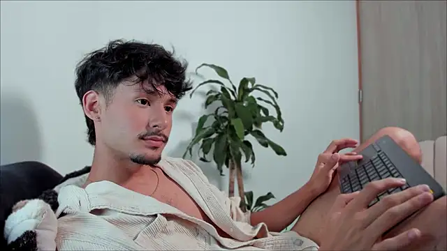 dimitri targaryen online show from February 21, 2025, 2:06 am