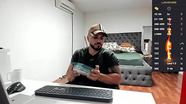 supermanboy94 online show from October 6, 2025, 6:58 am