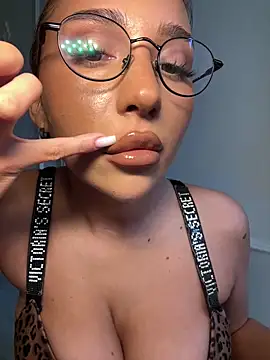 Snapshot of CardiSweetBaby chatting on September 30, 2025, 12:11 pm CardiSweetBaby online show from September 30, 2025, 12:11 pm