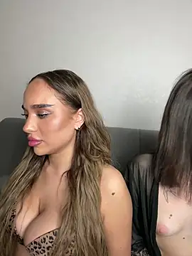 Snapshot of CardiSweetBaby chatting on March 22, 2025, 5:41 pm CardiSweetBaby online show from March 22, 2025, 5:41 pm