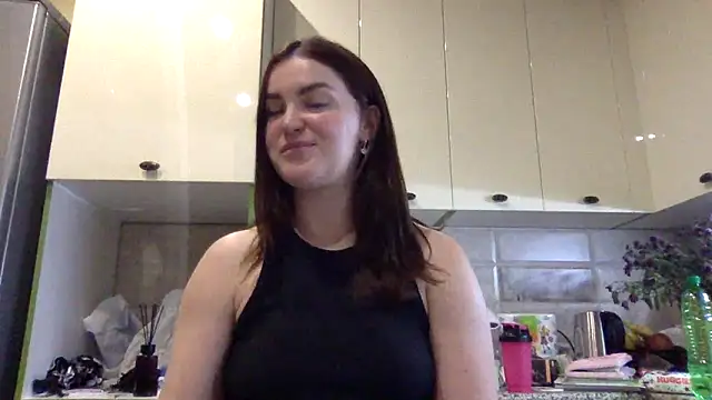 Karolina llove online show from September 25, 2025, 9:32 pm