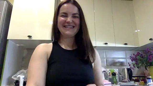 Karolina llove online show from September 15, 2025, 9:04 pm