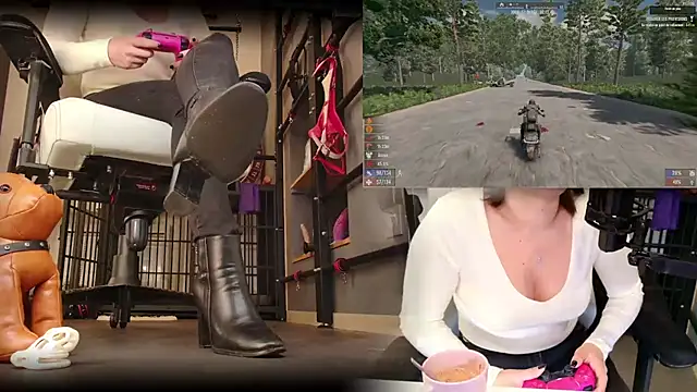 LadyPineapple online show from March 1, 2025, 12:45 pm