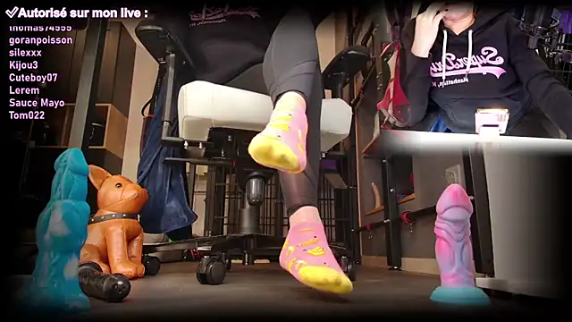 LadyPineapple online show from February 28, 2025, 10:17 pm