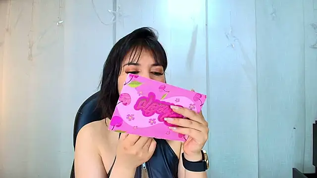 Snapshot of lina_bedoya_ chatting on March 4, 2026, 11:40 am lina bedoya online show from March 4, 2026, 11:40 am