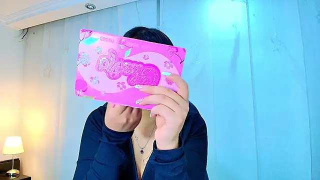 Snapshot of lina_bedoya_ chatting on March 20, 2026, 11:22 am lina bedoya online show from March 20, 2026, 11:22 am